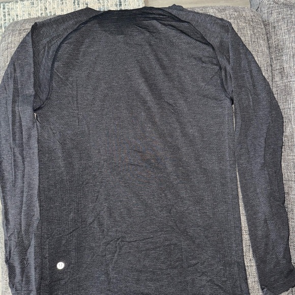 Lululemon Men's Black Hoodie Shirt - Picture 3 of 3